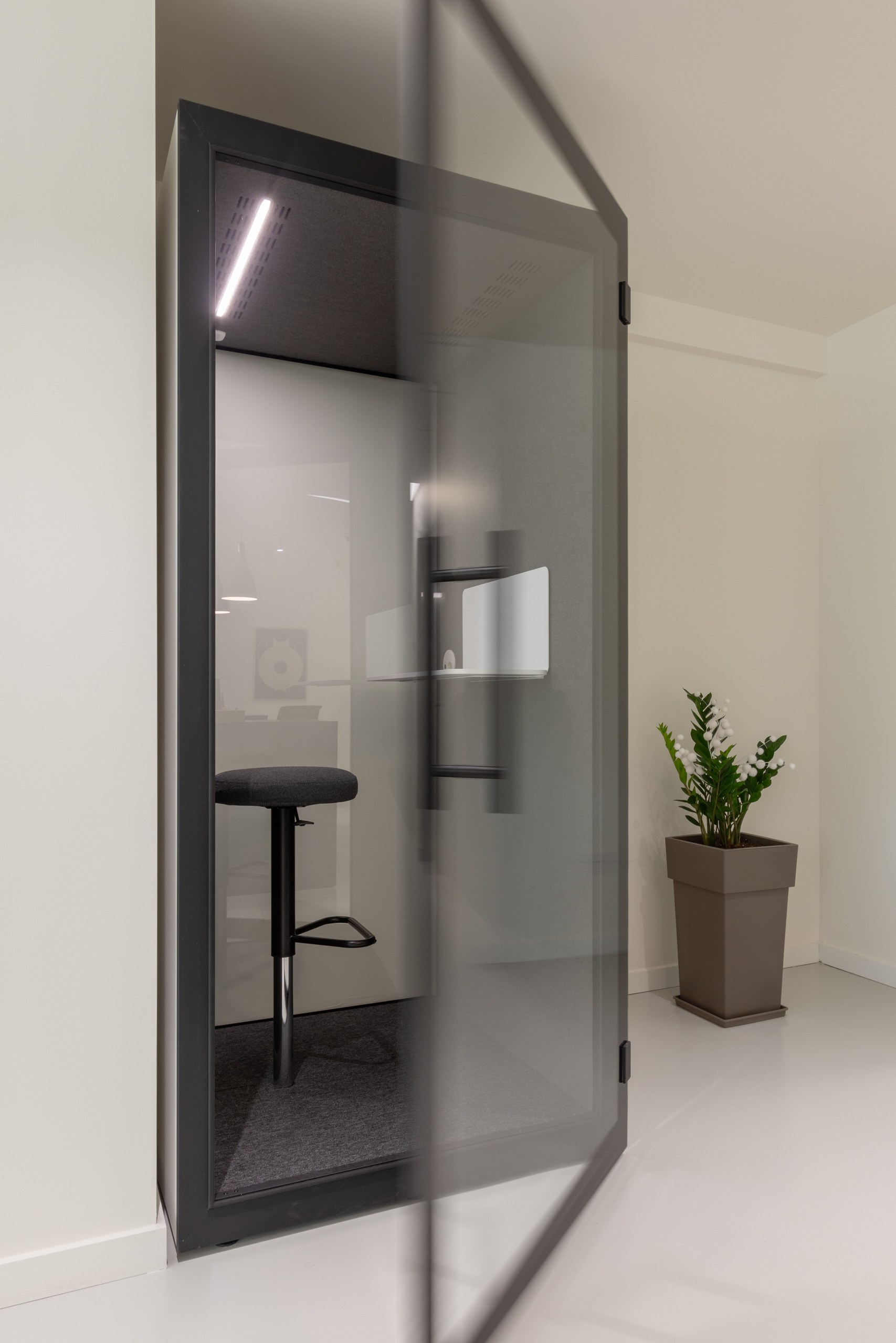 HQ.D2, Omonia — AKPRAXIS (3)